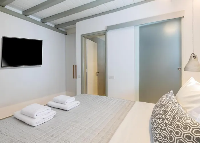 In Mykonos - 6 Bedroom - 1km From - Infinity Pool - Sunset View فيلة Mykonos Town